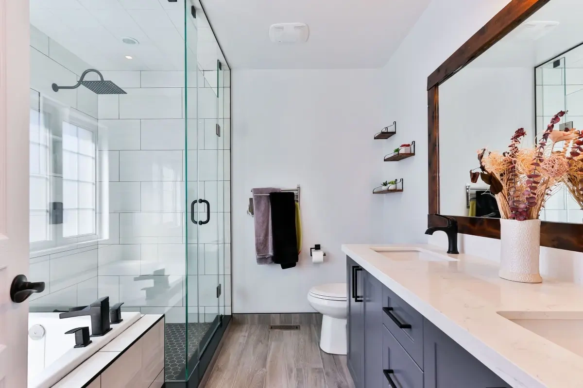 5 råd til at peppe badeværelset op med LED Strips - et godt alternativ til traditionelle badeværelseslamper